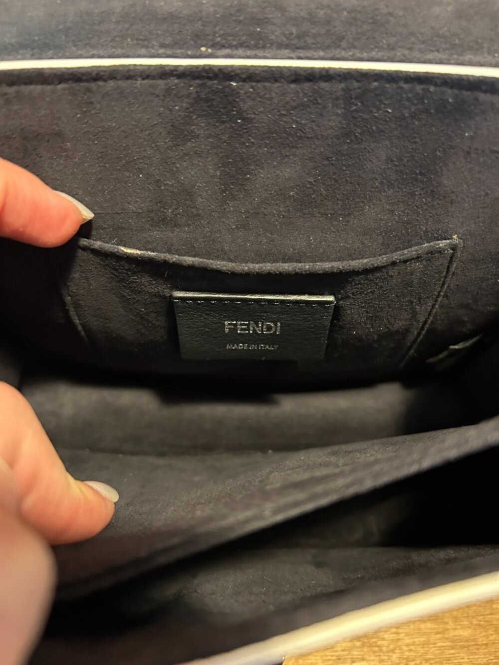 Authentic Fendi Kan Chain Shoulder Bag in Black Calfskin and Scalloped Snakeskin - Picture 11 of 12